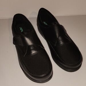 Apex Black Comfort Leather Shoes Slip Resistant